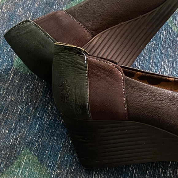 Fly London Low Wedge Pumps - Picture 7 of 9